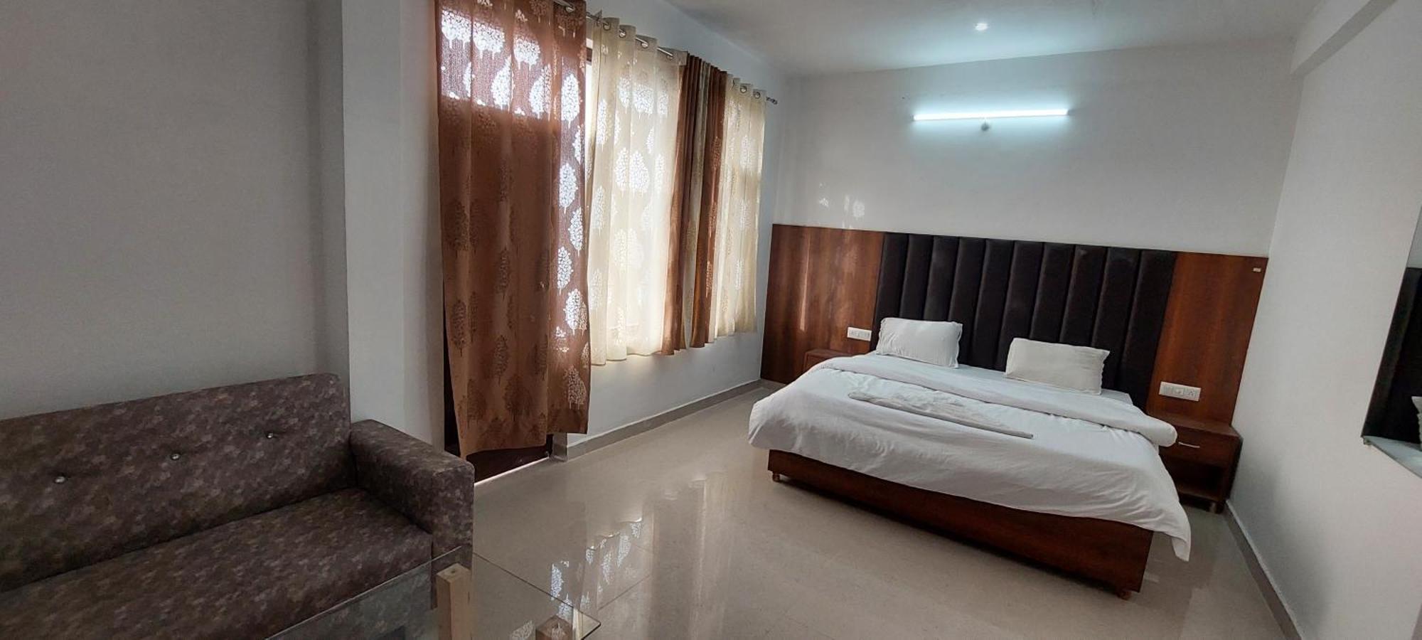 Peaceful Retreat Home Stay, 댈하우지 외부 사진