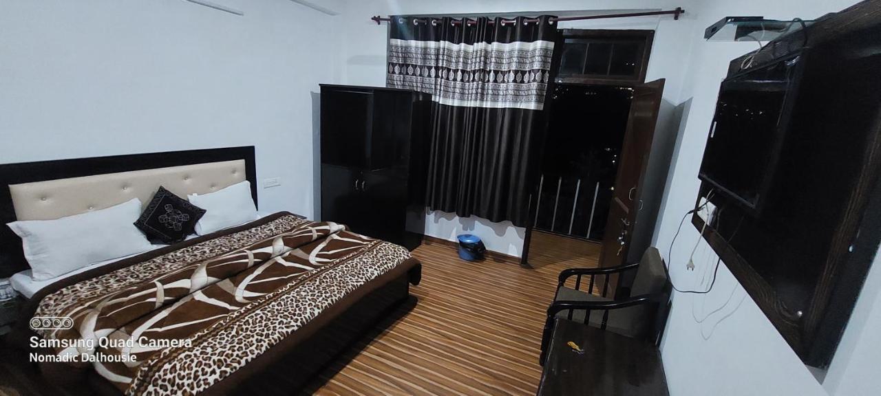 Peaceful Retreat Home Stay, 댈하우지 외부 사진