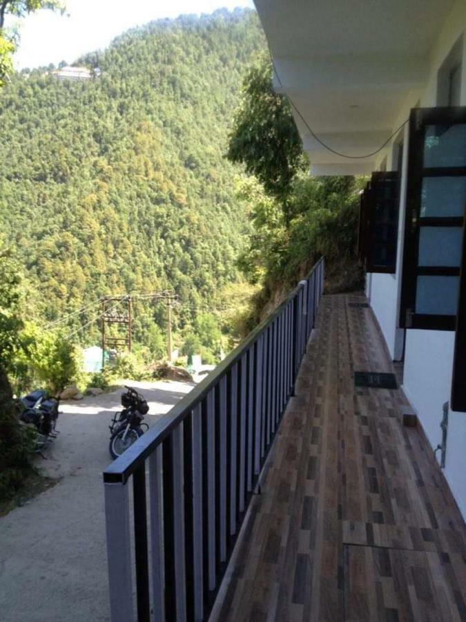 Peaceful Retreat Home Stay, 댈하우지 외부 사진