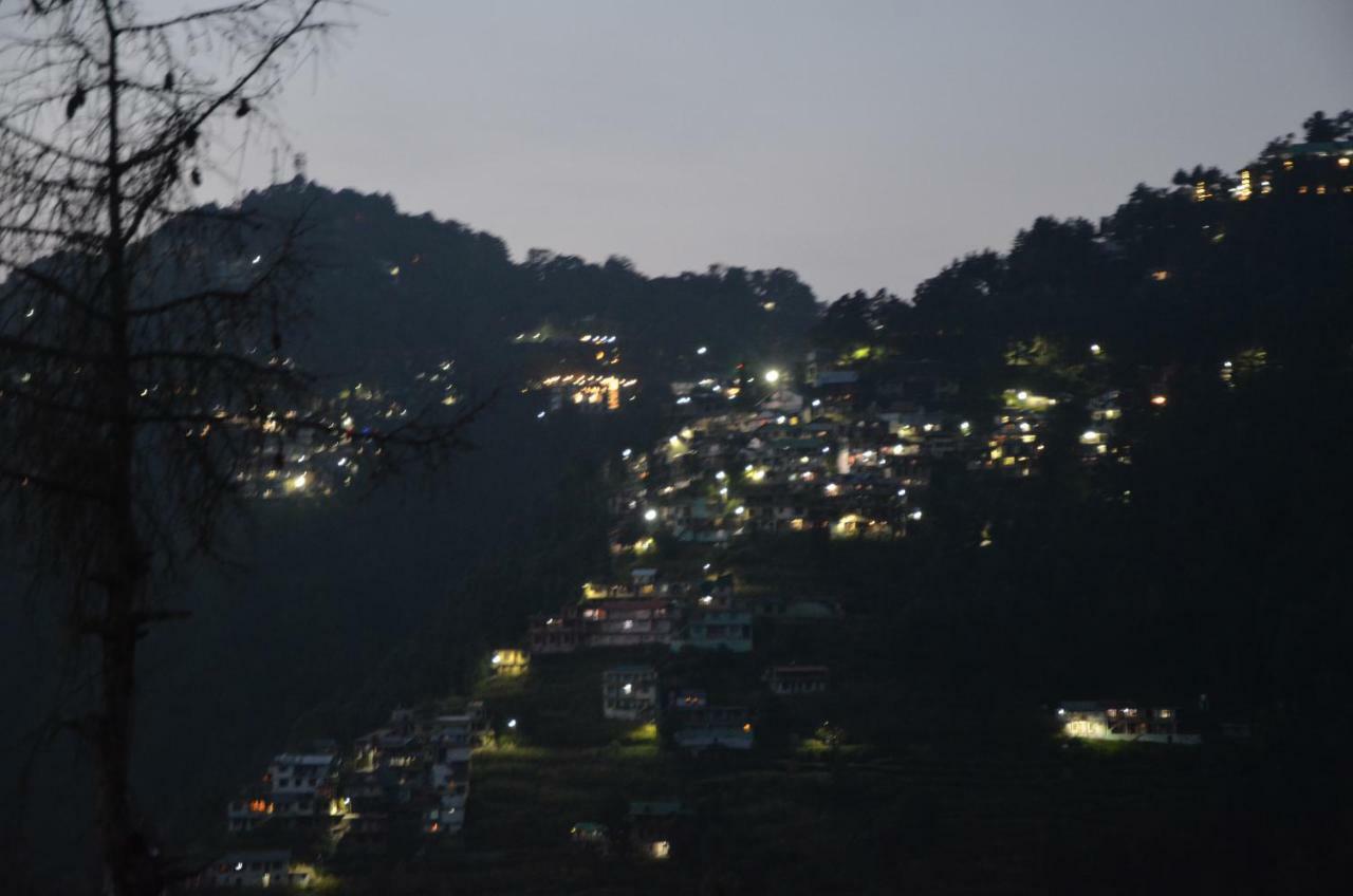 Peaceful Retreat Home Stay, 댈하우지 외부 사진
